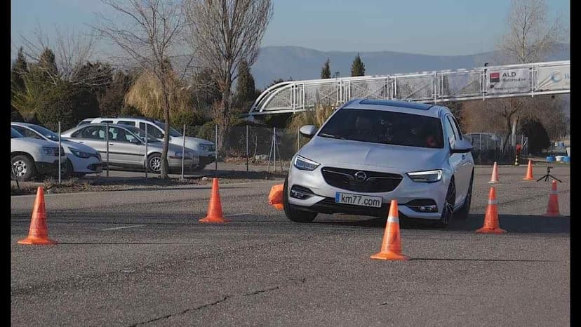 Opel Insignia Sports Tourer Yol Tutuş Testi