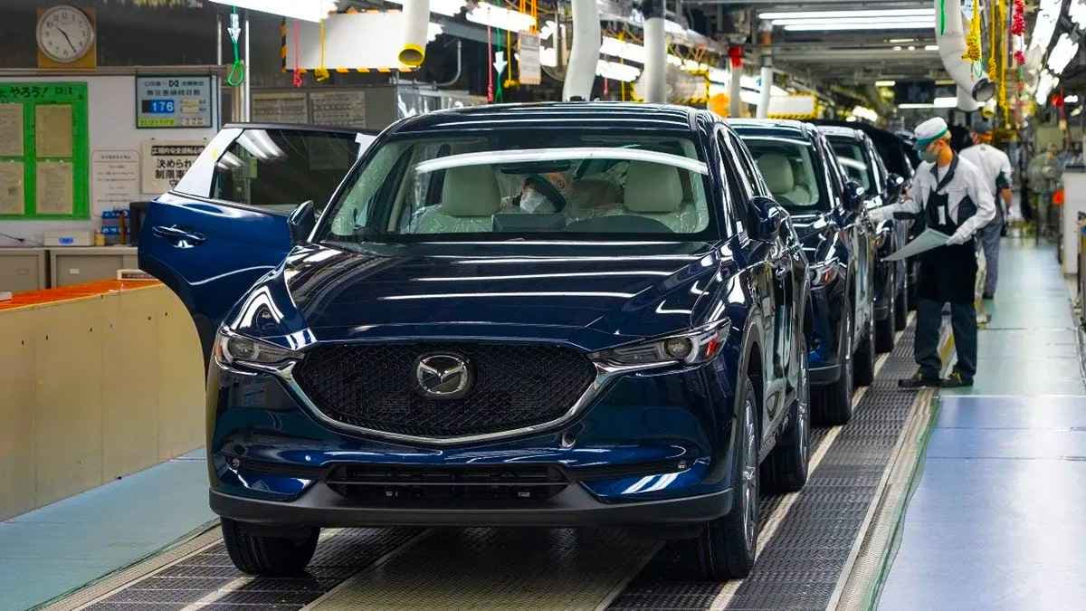 Mazda, Rusya’daki Hisselerini 1 Euro Karşılığında Devretti