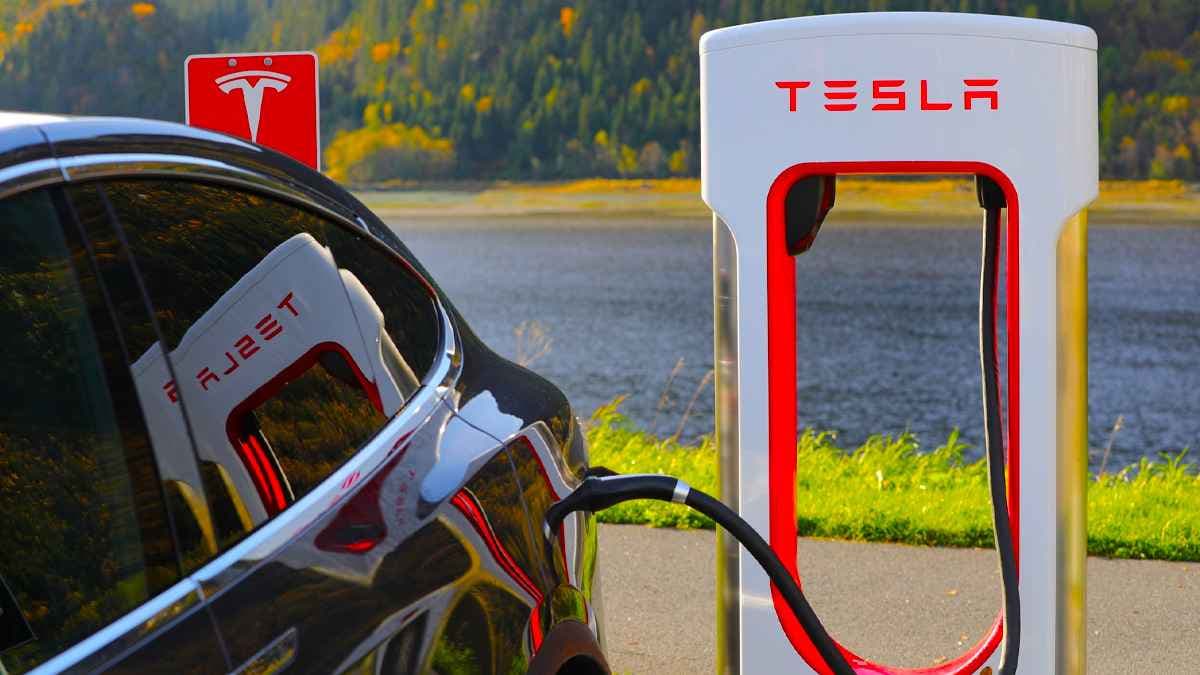 Tesla Araç Fiyatlarında İndirim Yaptı