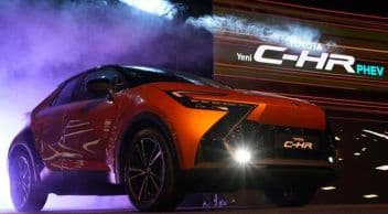 Türkiye’de Üretilen İlk Phev Otomobil: Yeni C-Hr Üretim Hattından Çıktı 