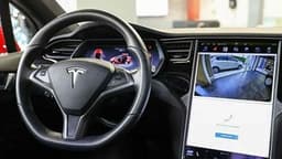 Tesla'nın 'Otopilot' Sürücü Destek Sistemine Soruşturma