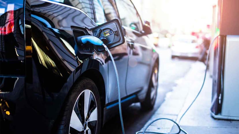 Elektrikli Araçlara Hizmet İçin Altyapı Çalışmaları Sürüyor