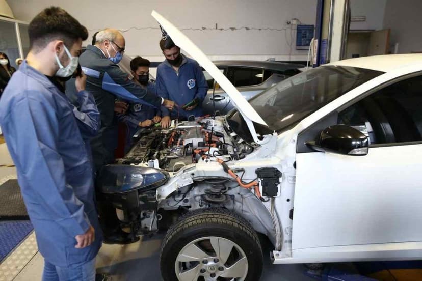 Togg Banttan İnmeden Teknik Elemanlar Mezun Oluyor