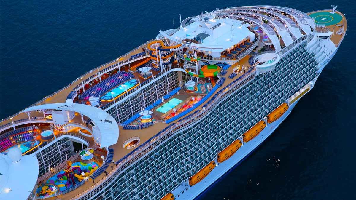 Dünyanın En Büyük Yolcu Gemisi Denize İnmeden Hurdaya Çıkıyor!