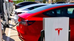 Elektrikli Araç Üreticisi Tesla'nın Hisseleri Düşmeye Devam Ediyor!