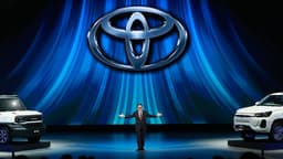 Toyota'nın Lideri: Tam Elektrikli Araçlara Geçiş Çözüm Değil!
