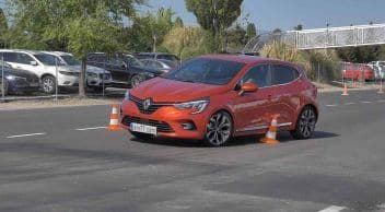 2020 Renault Clio V Yol Tutuş Testi