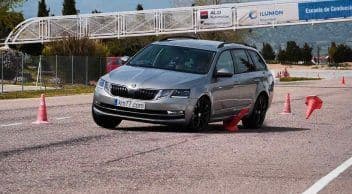 Skoda Octavia Combi Yol Tutuş Testi