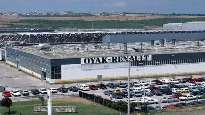 Çip Krizi Türkiye'yi Etkiliyor: Oyak Renault Üretime Ara Veriyor