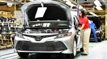 Toyota, 3 Fabrikasında Üretimi Durdurdu