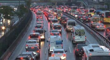 Trafiğe 10 Ayda Yaklaşık 1 Milyon Aracın Kaydı Yapıldı