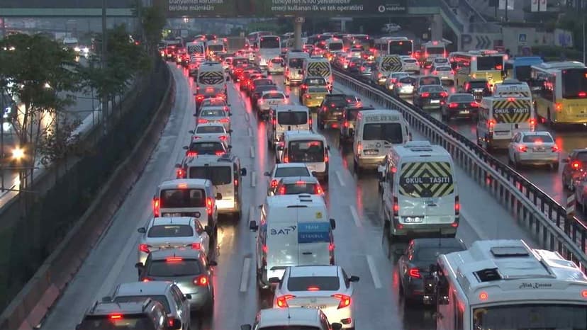 Trafiğe 10 Ayda Yaklaşık 1 Milyon Aracın Kaydı Yapıldı