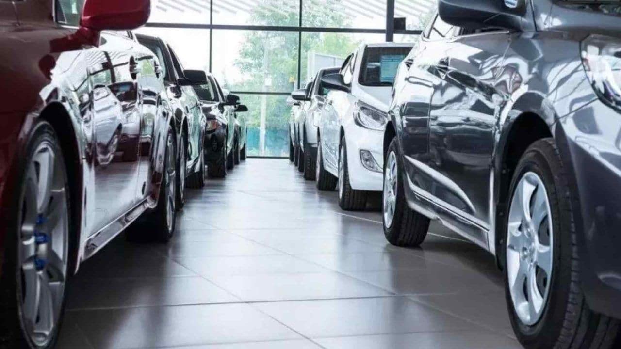 İzmir’deki bir Otomotiv Bayiine Stokçuluk Cezası Verildi