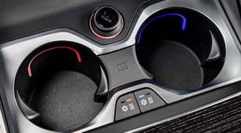 Bmw, Otomobillerdeki Bardaklıklar Yüzünden Dava Edildi