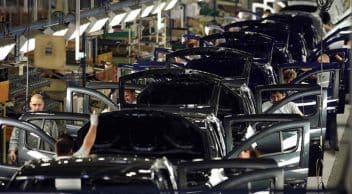 Otomotiv Sektörü 2022’Ye Belirsizliklerle Başladı