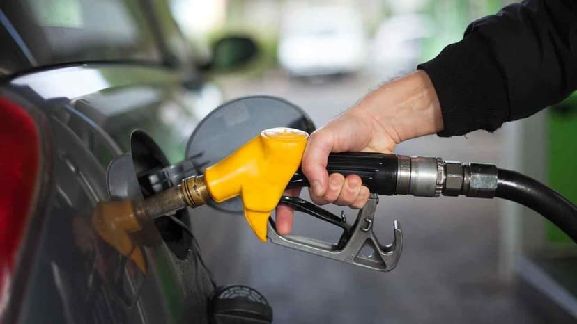 Benzin ve Motorin Fiyatında Büyük İndirim Yürürlüğe Girdi