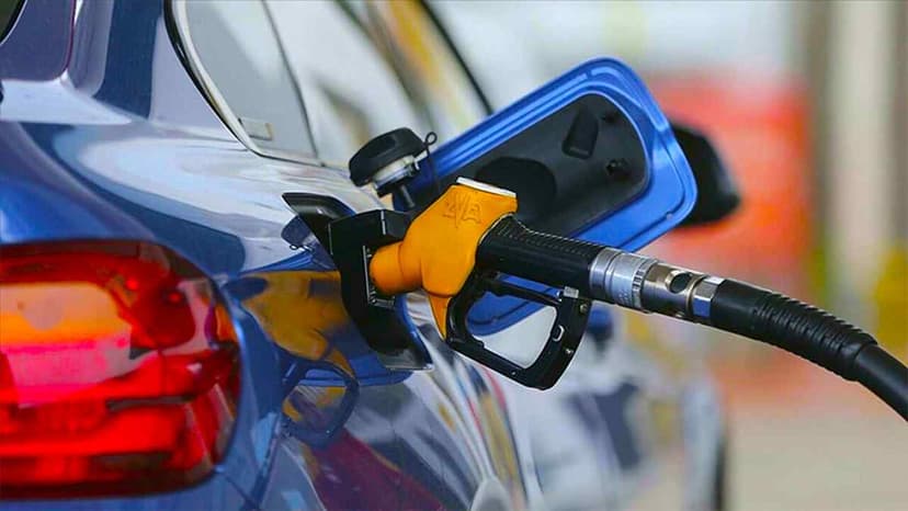 Benzine ve Motorine Gelen Zam İptal Edildi