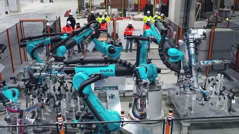 Togg Fabrikasında Robotlar Provalara Başladı
