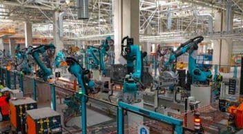 Togg Fabrikasında 208 Robot Parçalı Denemelere Başladı