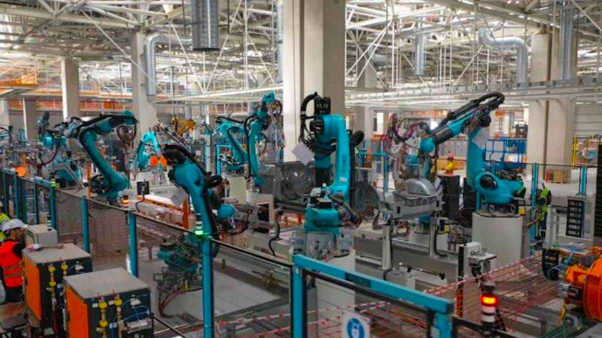 Togg Fabrikasında 208 Robot Parçalı Denemelere Başladı