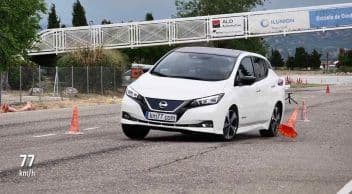 2018 Nissan Leaf Yol Tutuş Testi