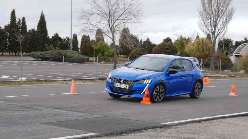 2020 Peugeot 208 Geyik Testi
