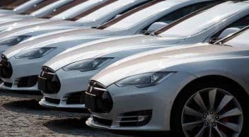 Tesla 12 Bin Aracı Geri Çağırıyor