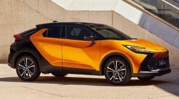 2024 Toyota C-Hr Tanıtıldı! Türkiye’de Üretilen İlk Şarj Edilebilir Hibrit Otomobil
