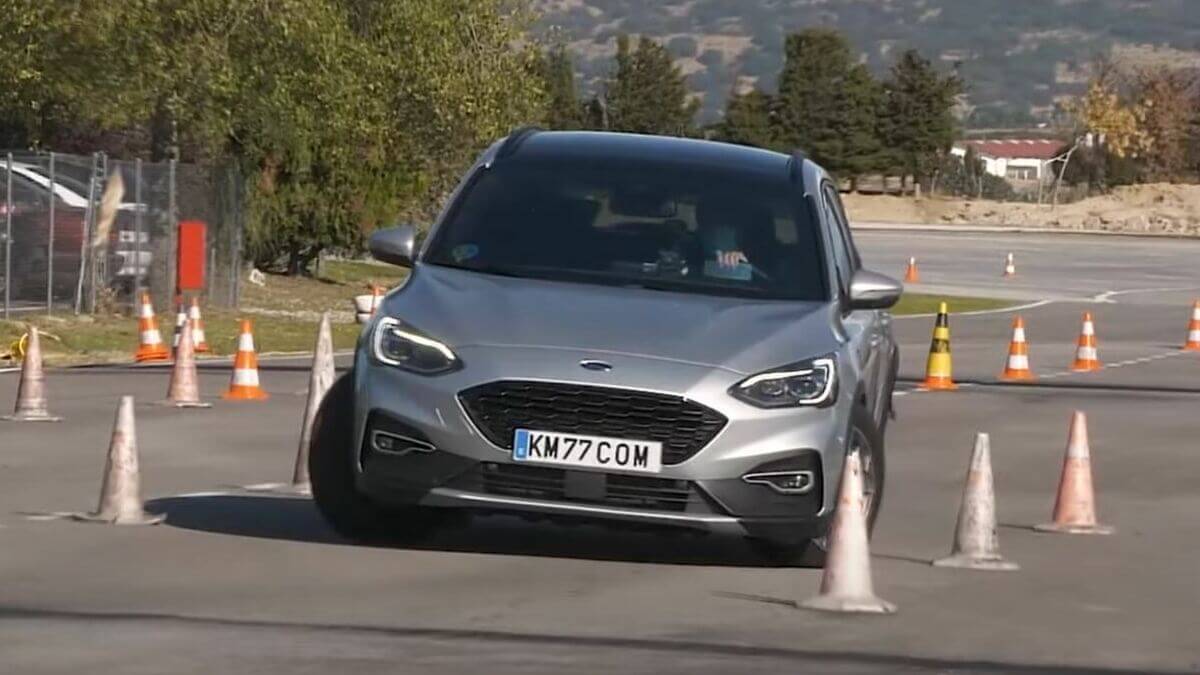 Ford Focus Active X Sportbrake Geyik Testi Yayınlandı