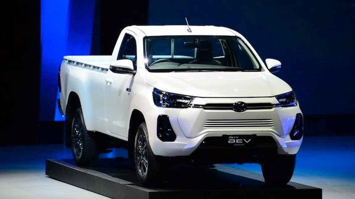Elektrikli Toyota Hilux Tayland'da Tanıtıldı