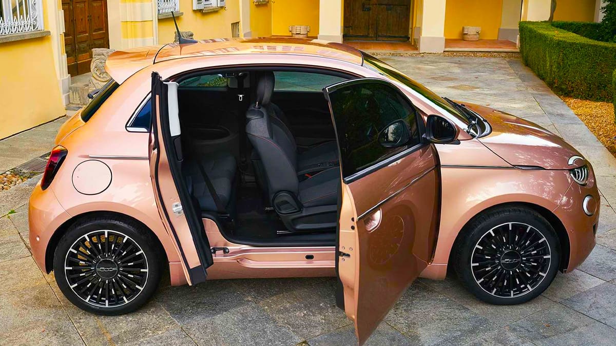Tamamen Elektrikli Fiat 500E Türkiye'de Satışa Sunuldu